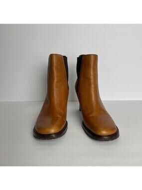 Cole Haan Tan Leather Heeled Chelsea Boots 7.5B Urban City Chic Quiet Luxury